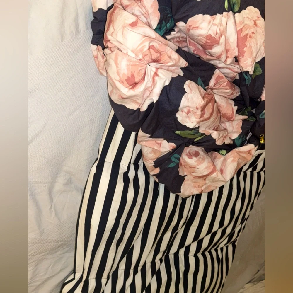 Pottery Barn Teen Emily Meritt Bed of Roses Black white stripe sleeping bag NEW - Picture 6 of 14